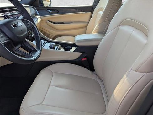Used 2024 Jeep Grand Cherokee L Limited RWD image 24