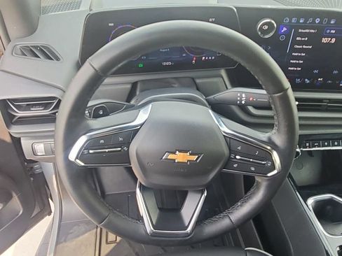 Used 2025 Chevrolet Silverado EV LT AWD/4WD image 18