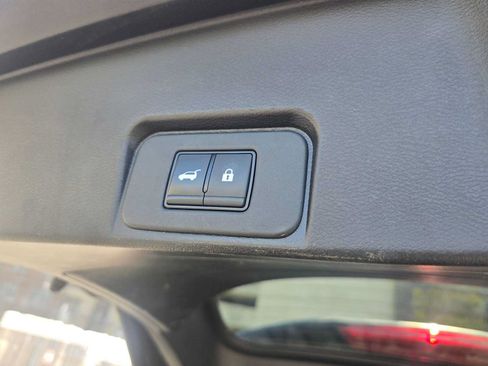 Used 2024 Nissan Rogue SV FWD image 15