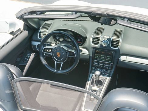 Used 2016 Porsche Boxster Spyder RWD image 60
