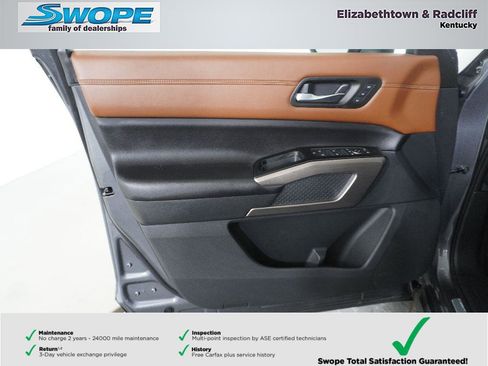Used 2024 Nissan Pathfinder Platinum AWD/4WD image 14