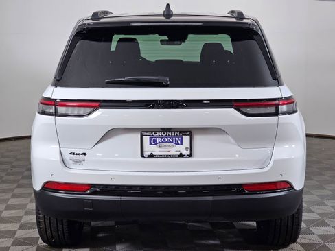 New 2025 Jeep Grand Cherokee Limited image 4