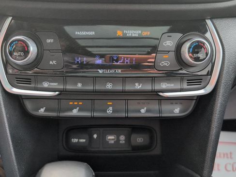 Used 2020 Hyundai Santa Fe Limited AWD/4WD image 23