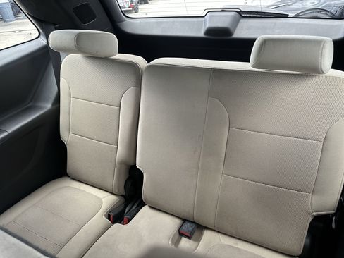 Used 2022 Chevrolet Traverse LS FWD image 23