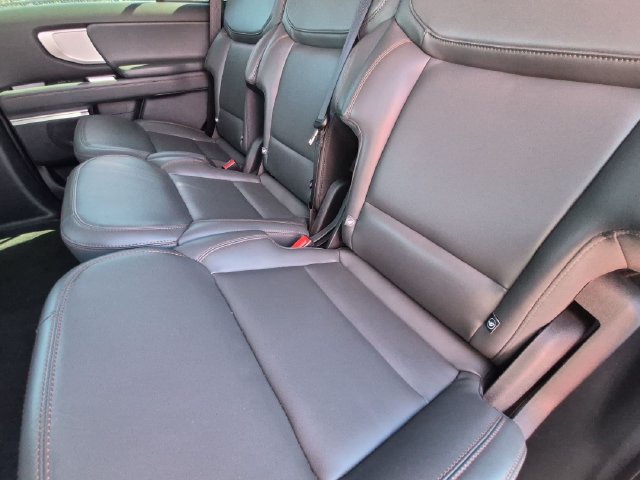 Used 2025 Ford Expedition Active AWD/4WD image 18