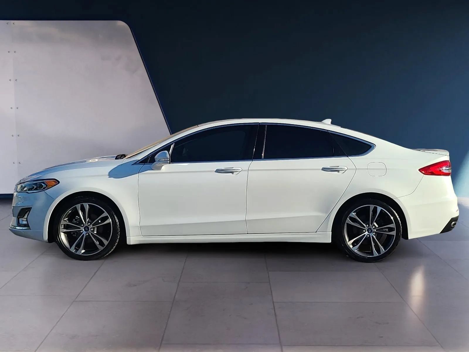 Used 2019 Ford Fusion Titanium AWD/4WD image 2