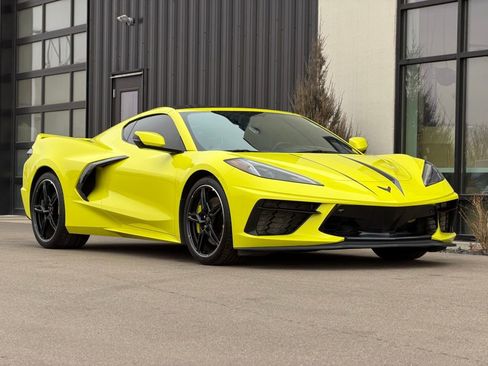 Used 2021 Chevrolet Corvette Stingray Preferred Cpe w/ Z51 Performance Package image 4