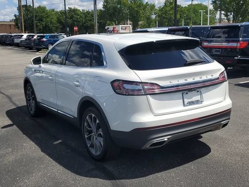 Used 2023 Lincoln Nautilus Reserve AWD/4WD image 3