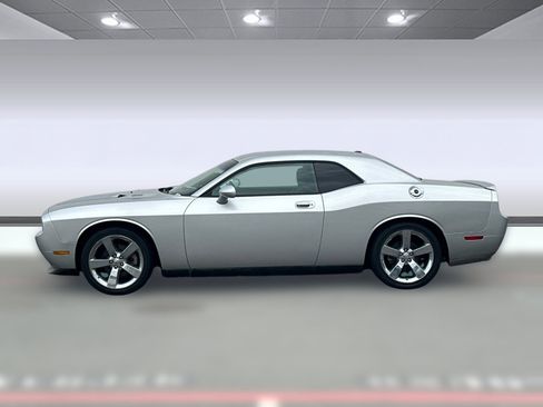 Used 2009 Dodge Challenger R/T image 2