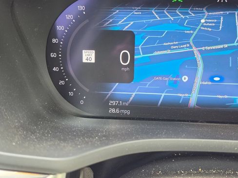Used 2022 Volvo XC60 B5 Inscription w/ Advanced Package FWD image 3