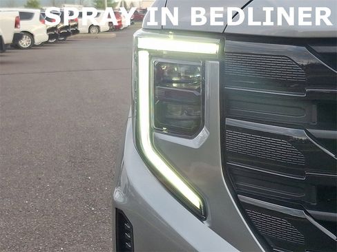 Used 2023 GMC Sierra 1500 Elevation image 9