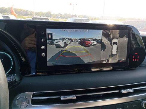 Used 2023 Hyundai Palisade Calligraphy image 23