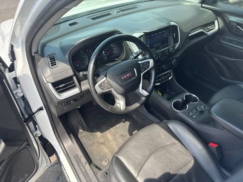 Used 2024 GMC Terrain SLT AWD/4WD image 9