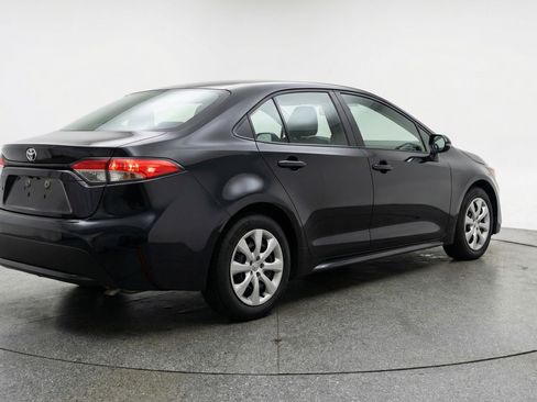 Used 2025 Toyota Corolla LE image 9