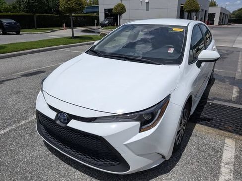 Certified 2022 Toyota Corolla LE FWD image 2