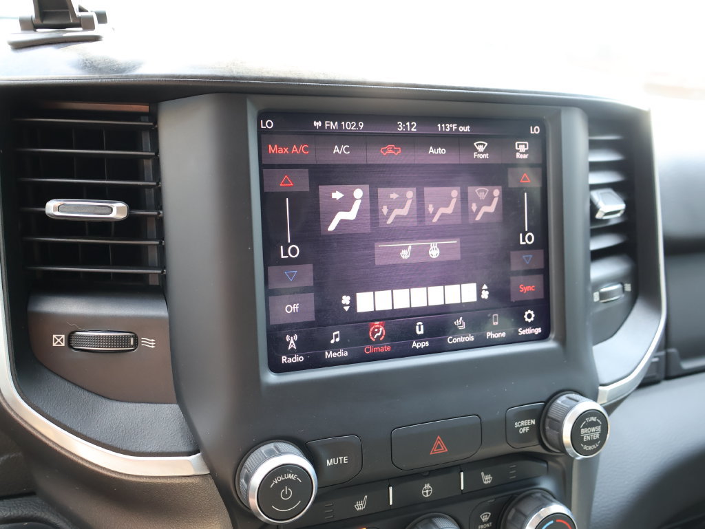 Used 2019 RAM 1500 4x4 Crew Cab image 31