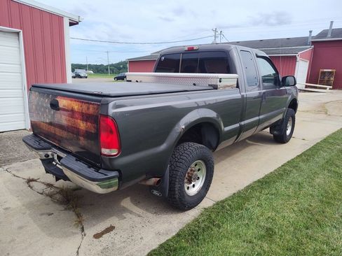 Used 2004 Ford F250 4x4 SuperCab Super Duty image 3