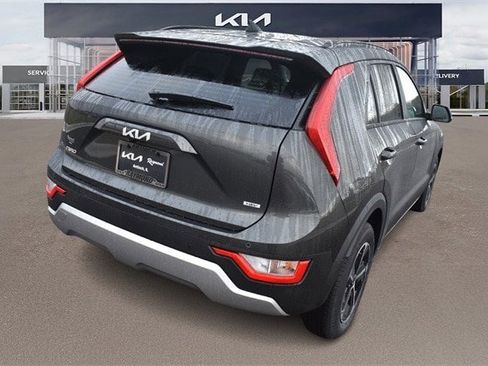 New 2026 Kia Niro EX image 3