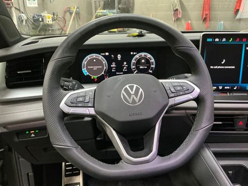 New 2026 Volkswagen Tiguan SE R-Line image 15