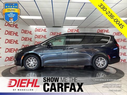 Used 2021 Chrysler Pacifica Touring w/ Cold Weather Group FWD image 4