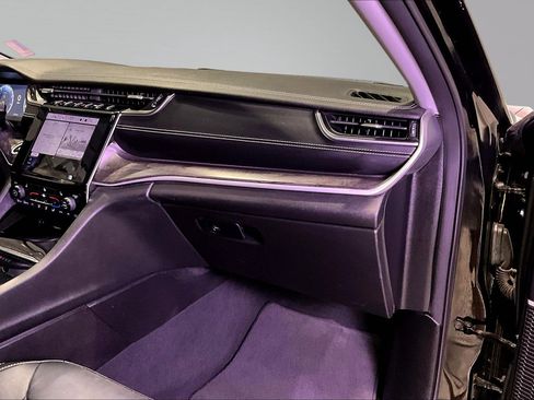 Used 2022 Jeep Grand Cherokee Limited image 25