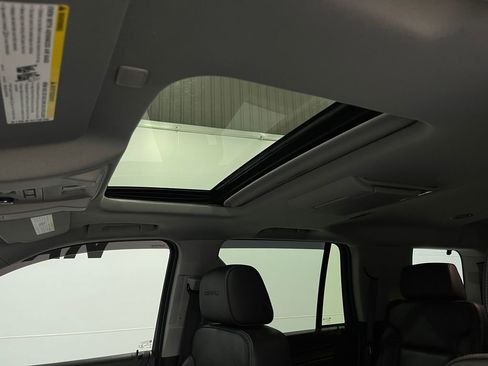 Used 2018 GMC Yukon Denali w/ Denali Ultimate Package image 13