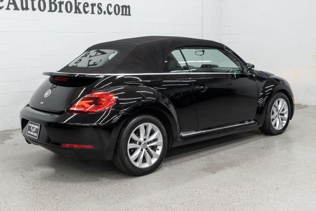 Used 2013 Volkswagen Beetle TDI FWD image 7