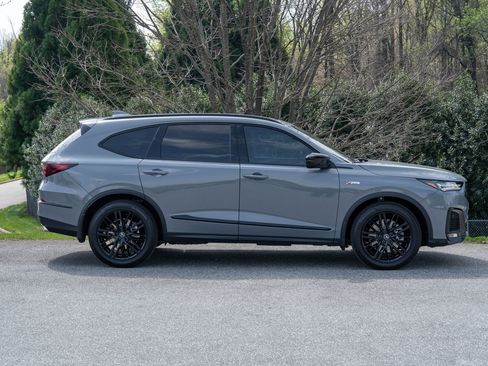 Used 2025 Acura MDX A-Spec image 8