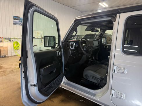 Used 2024 Jeep Wrangler Sport S w/ Convenience Group image 7