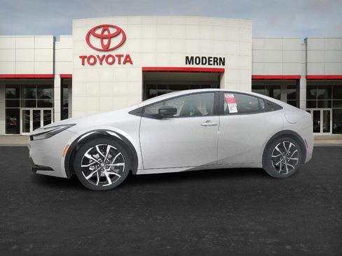 New 2026 Toyota Prius Plug-In Hybrid image 8