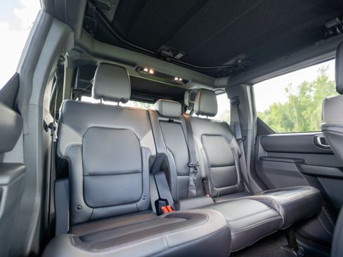 Used 2025 Ford Bronco Outer Banks AWD/4WD image 11