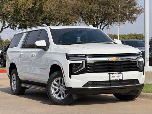 New 2026 Chevrolet Suburban LS image 2