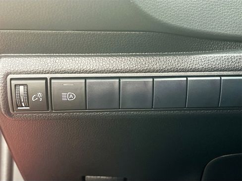 Used 2019 Toyota Corolla XSE image 10