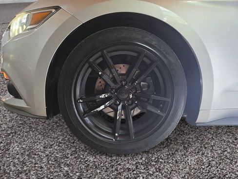 Used 2016 Ford Mustang Premium image 9