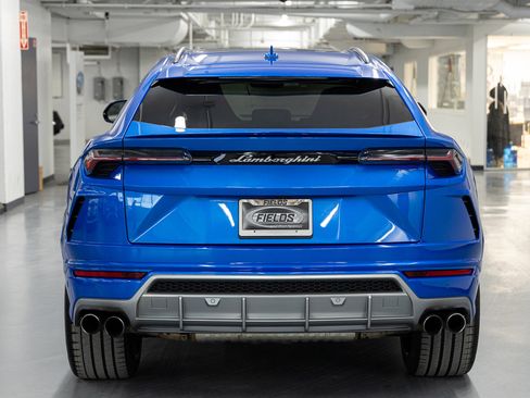 Used 2021 Lamborghini Urus image 6