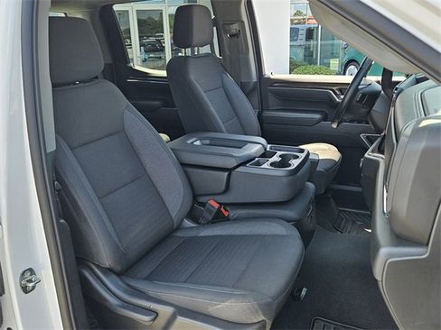 Used 2024 Chevrolet Silverado 1500 LT image 17