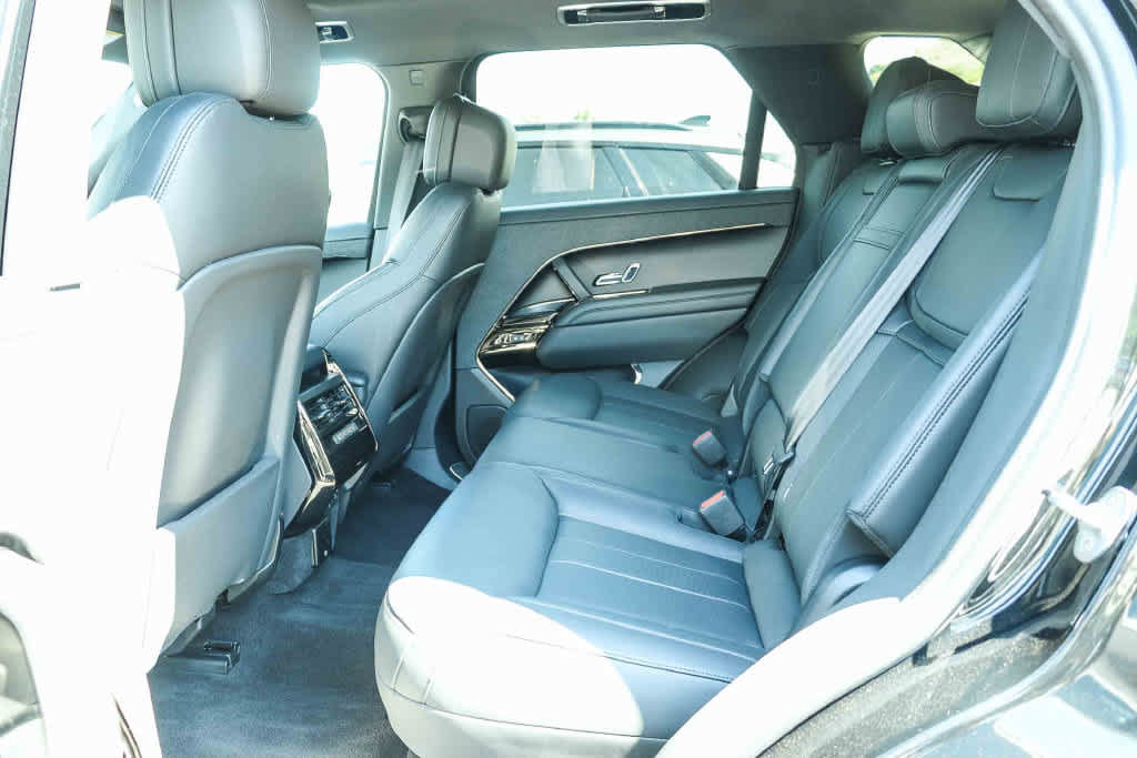 Used 2023 Land Rover Range Rover Sport SE AWD/4WD image 19