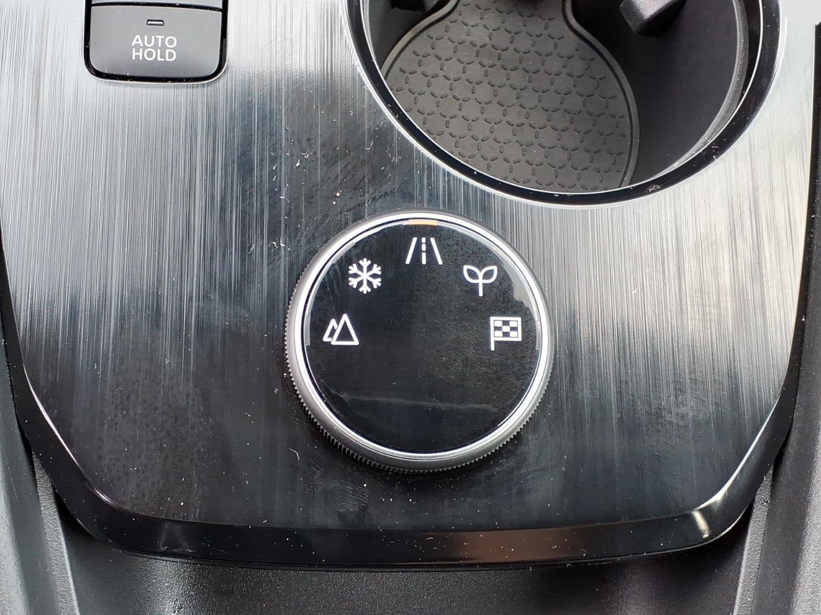 Used 2025 Nissan Rogue S AWD/4WD image 16