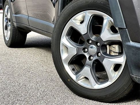 Used 2019 Jeep Compass Limited image 2