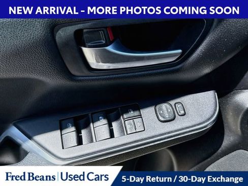 Used 2017 Toyota Camry SE FWD image 1