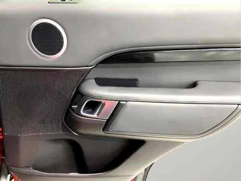 Used 2017 Land Rover Discovery SE image 30