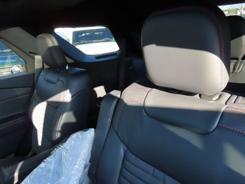 New 2026 Ford Explorer ST-Line w/ ST-Line Street Pack image 15