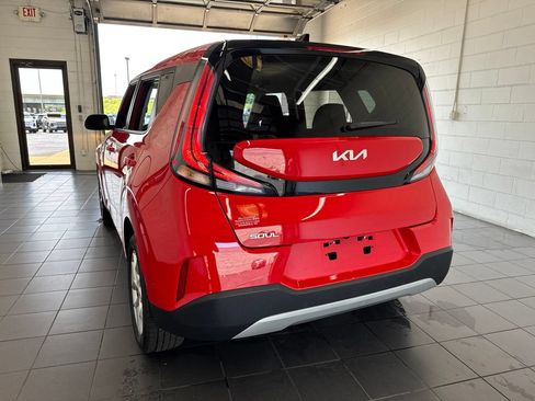 Used 2024 Kia Soul LX w/ Option Group 015 FWD image 6