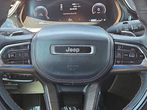 Used 2023 Jeep Grand Cherokee L Summit w/ Advanced Protech Group IV AWD/4WD image 31