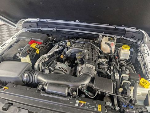 Used 2023 Jeep Gladiator Willys AWD/4WD image 31