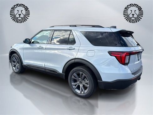 New 2026 Ford Explorer Active w/ Active Comfort Package image 7