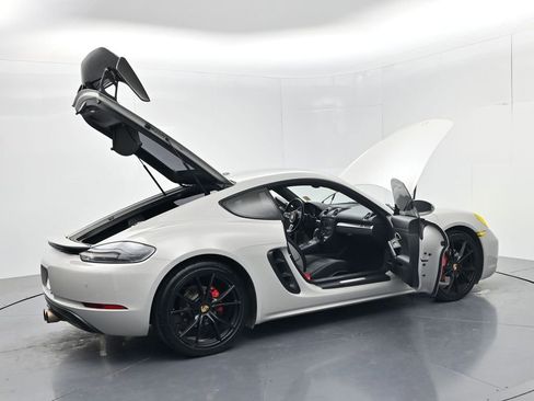 Used 2018 Porsche 718 Cayman S RWD image 47