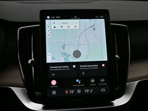 New 2025 Volvo XC90 B5 Plus w/ Protection Package Premier image 13