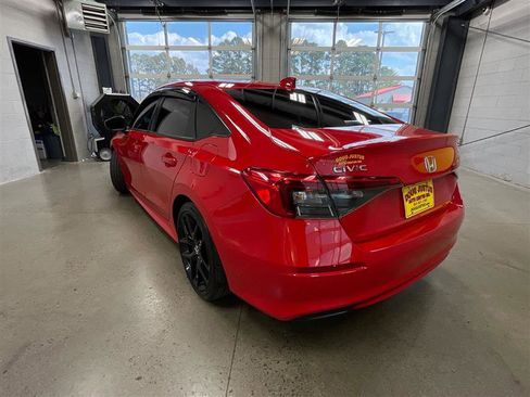 Used 2022 Honda Civic Sport image 3