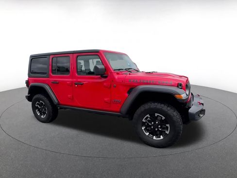 Used 2025 Jeep Wrangler Unlimited Rubicon AWD/4WD image 2